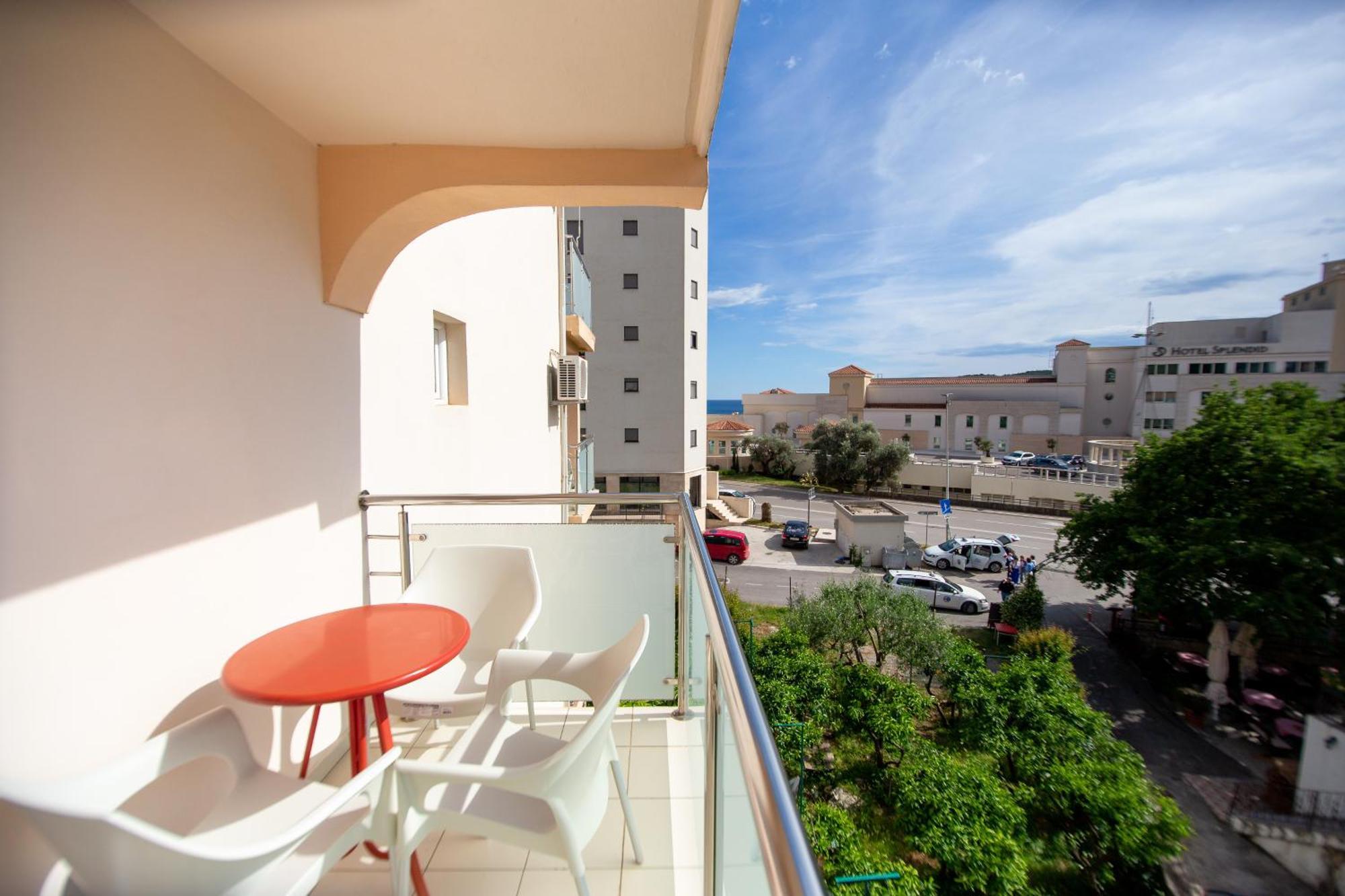Apartmani Becici Стая снимка